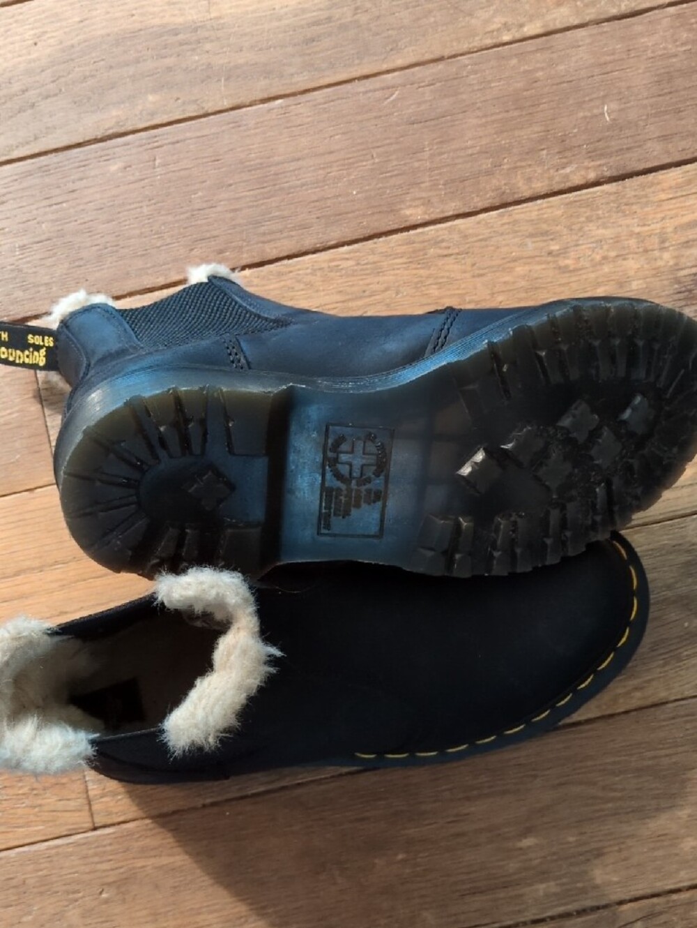Dr. Martens Black Leather Chelsea Booties with Cream Fur Lining - Picture 5 of 7